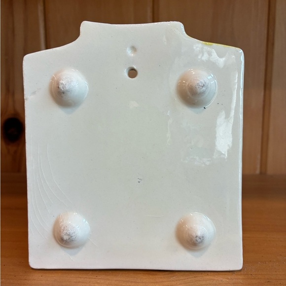 Vintage Ceramic Wall Pocket with Roses - Picture 4 of 9